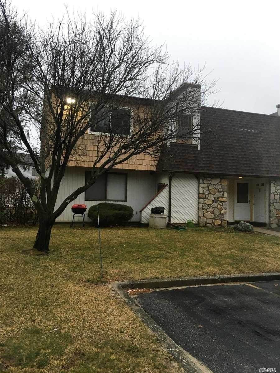 222 Pointe Circle - Photo 1