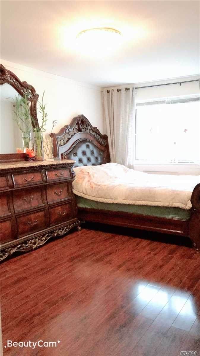 144-23 Barclay Avenue - Photo 1