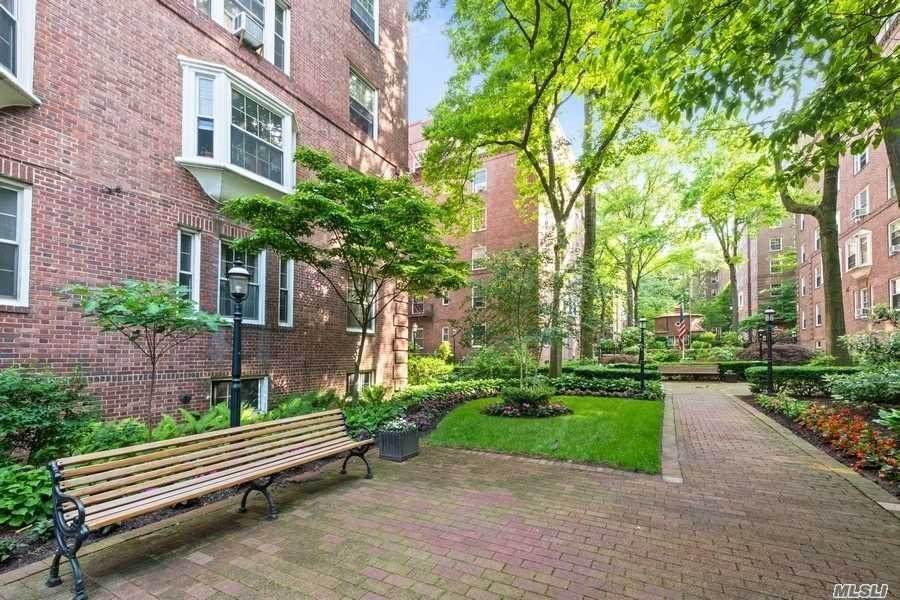117-01 Park Lane South - Photo 1