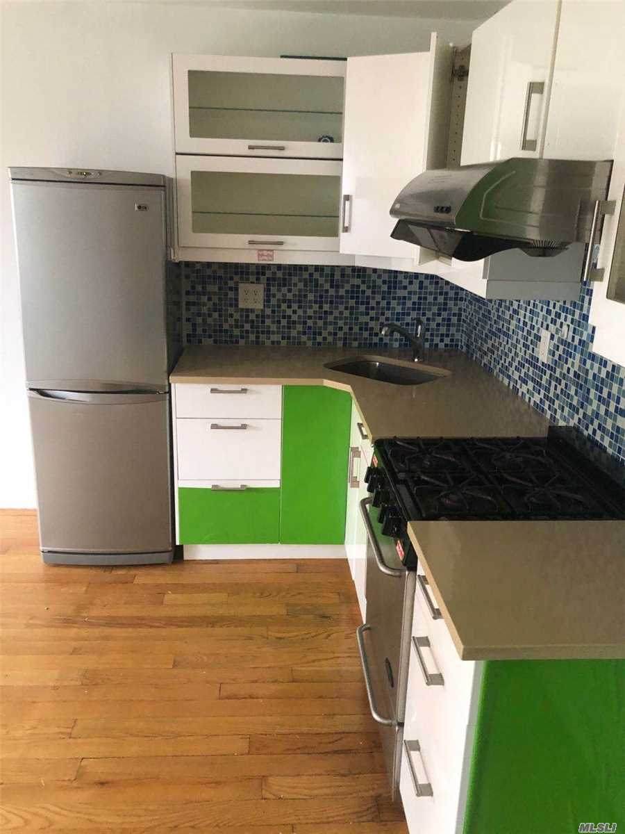 132-37 Pople Ave - Photo 1