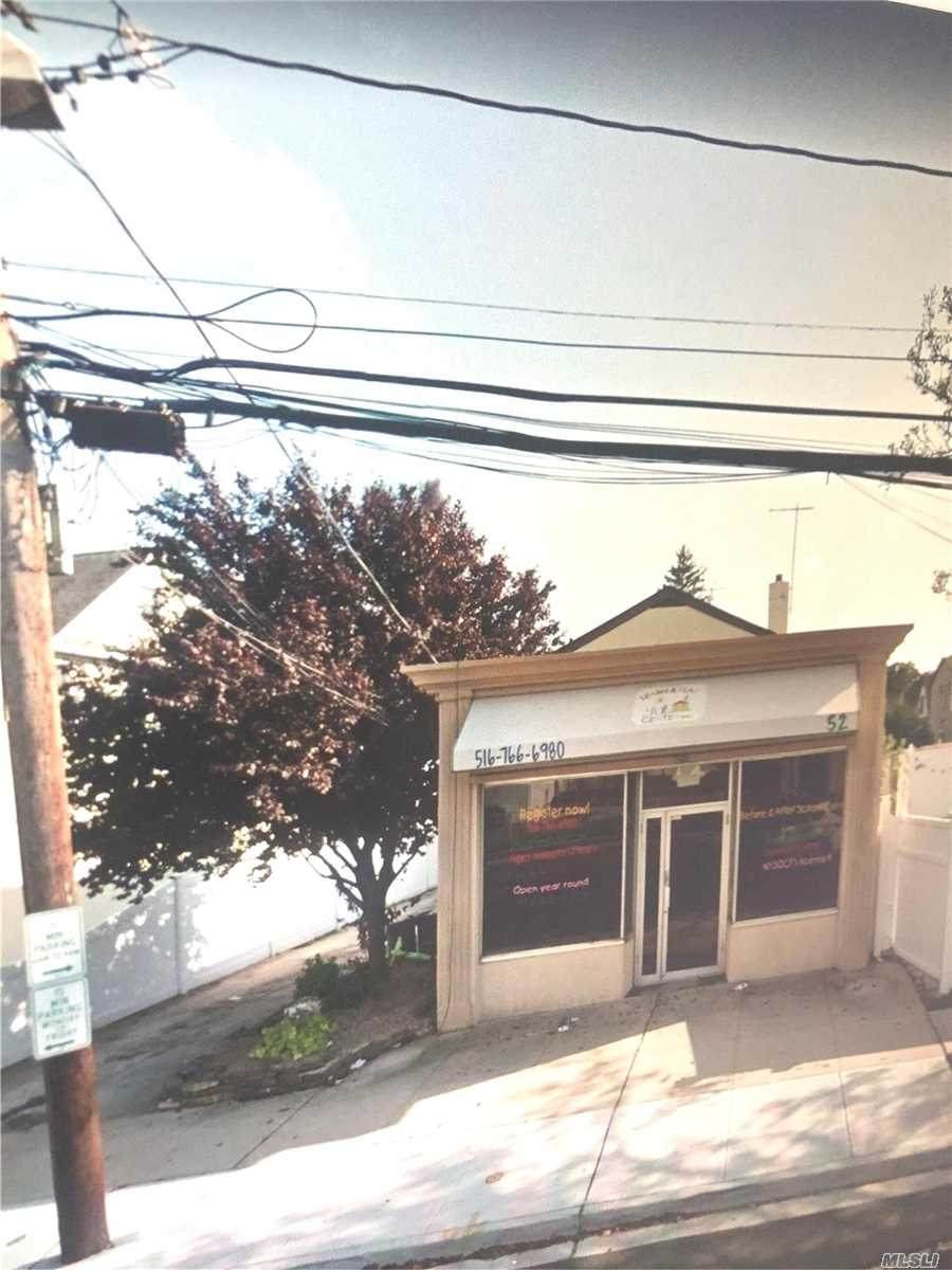 52 Nassau Parkway - Photo 1