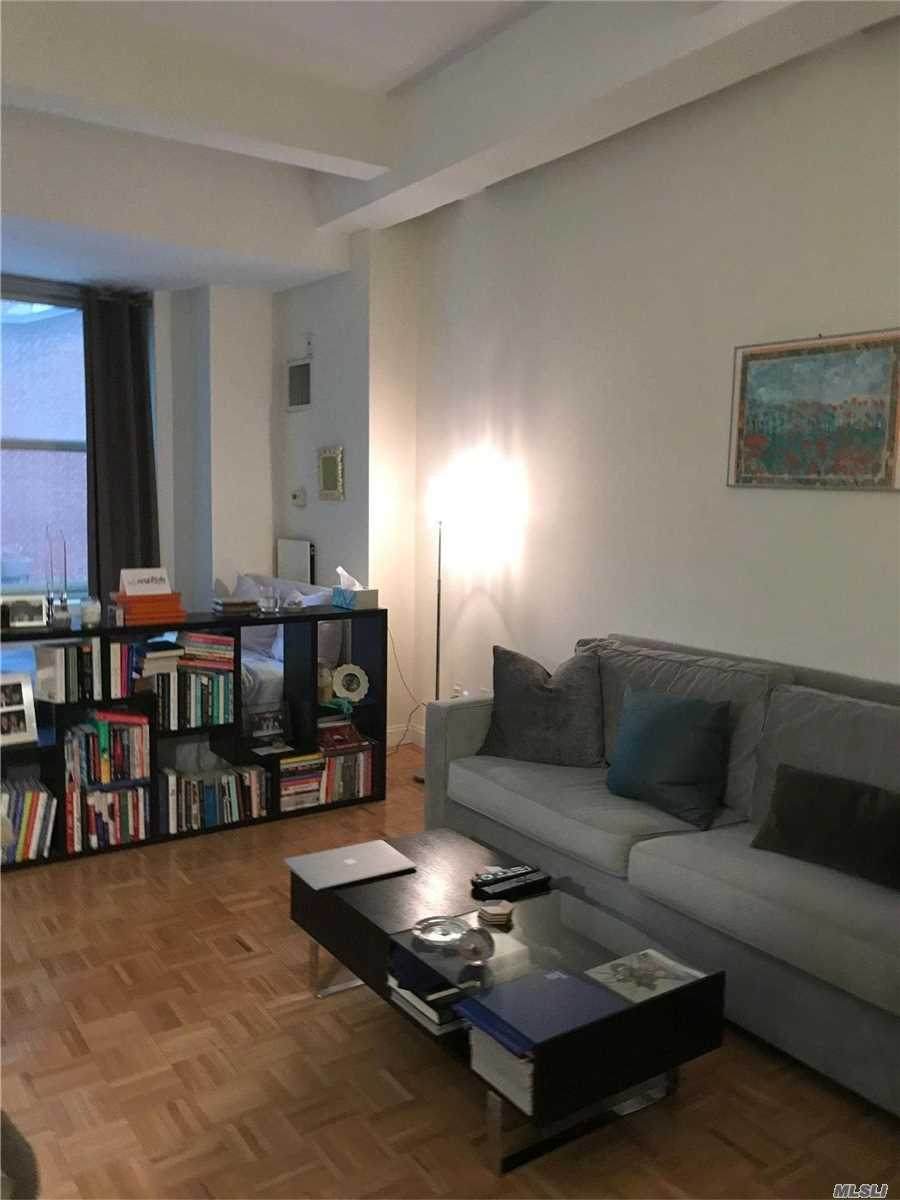 88 Greenwich Street - Photo 1