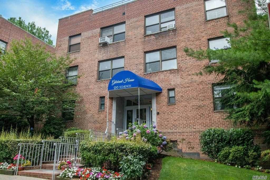 90 Schenck Avenue - Photo 1