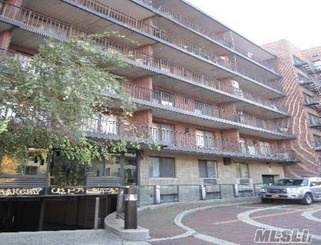 143-50 Barclay Ave - Photo 1