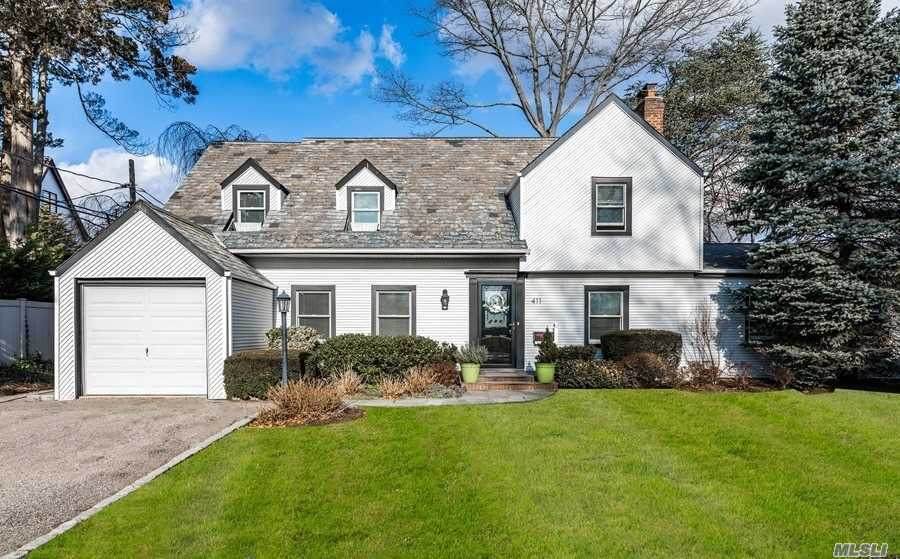411 Demott Avenue - Photo 1