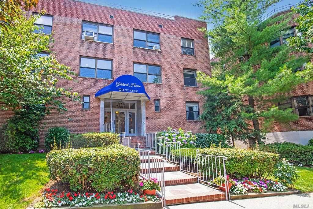 90 Schenck Avenue - Photo 1