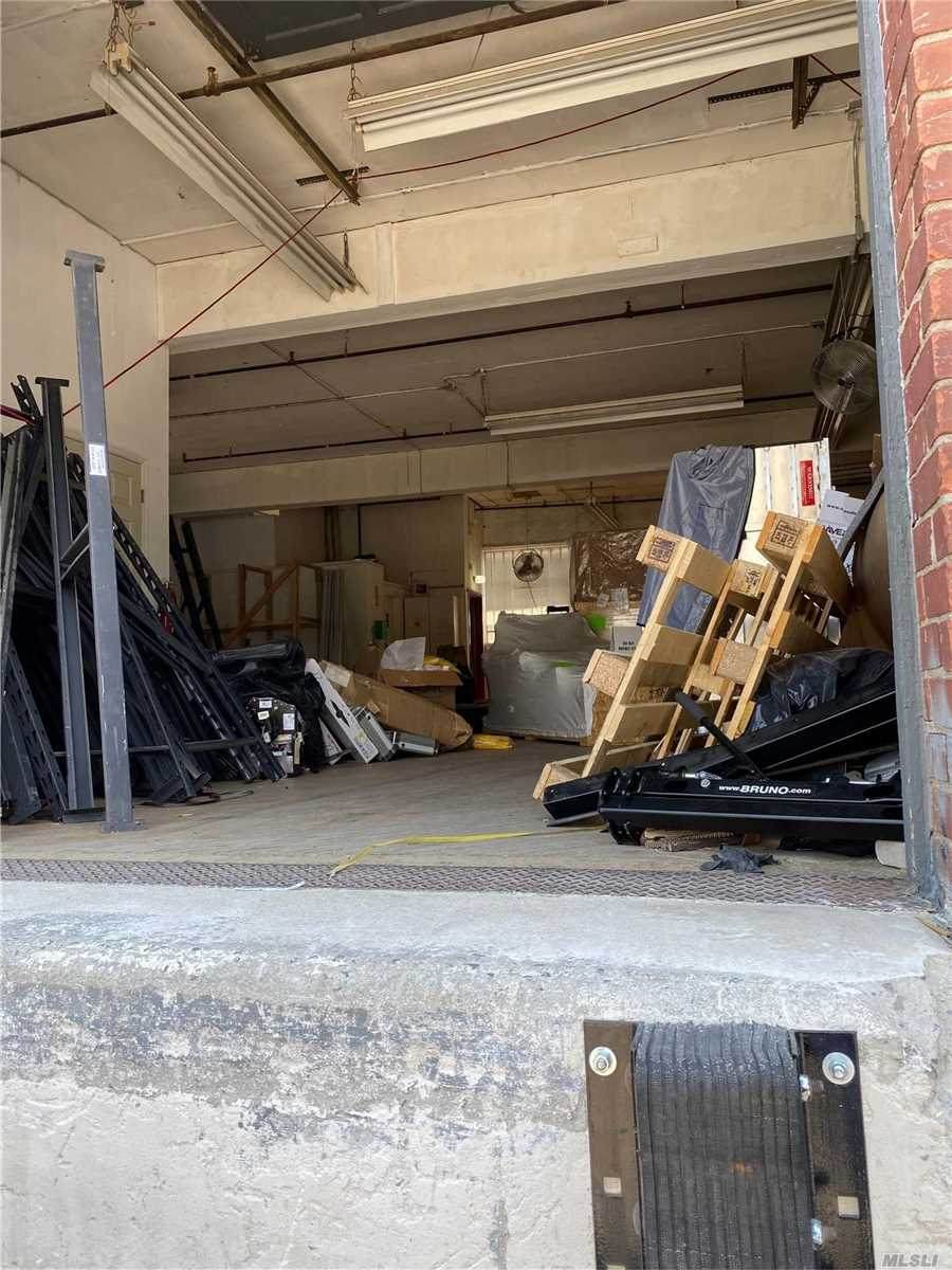 156-160 Hawthore Avenue - Photo 1