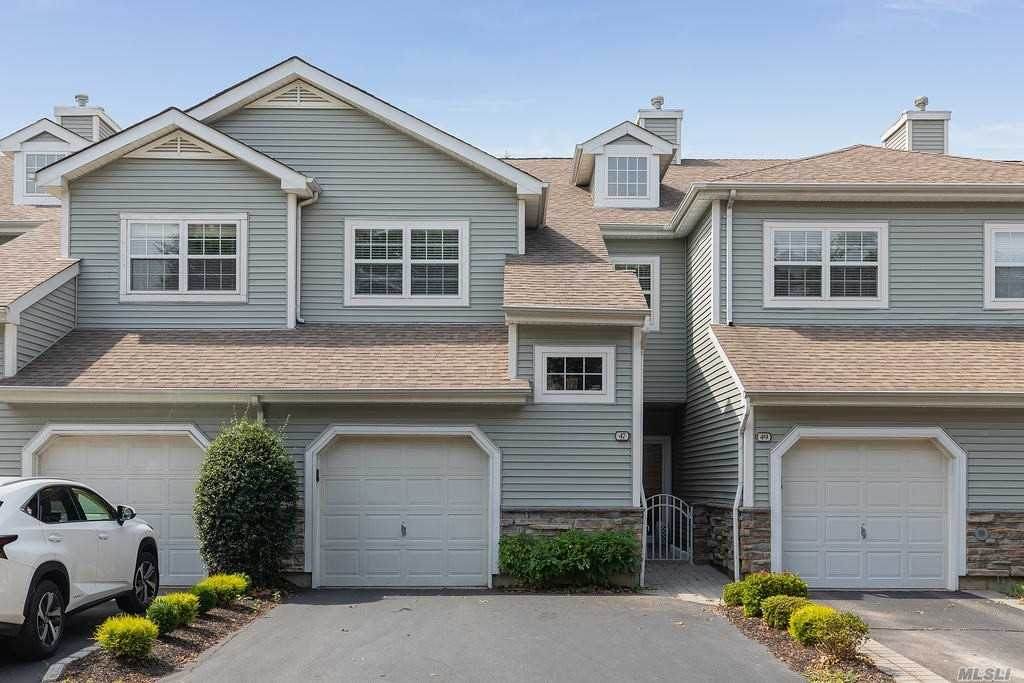 47 Carriage Lane - Photo 1