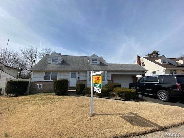 154 Peters Avenue - Photo 1