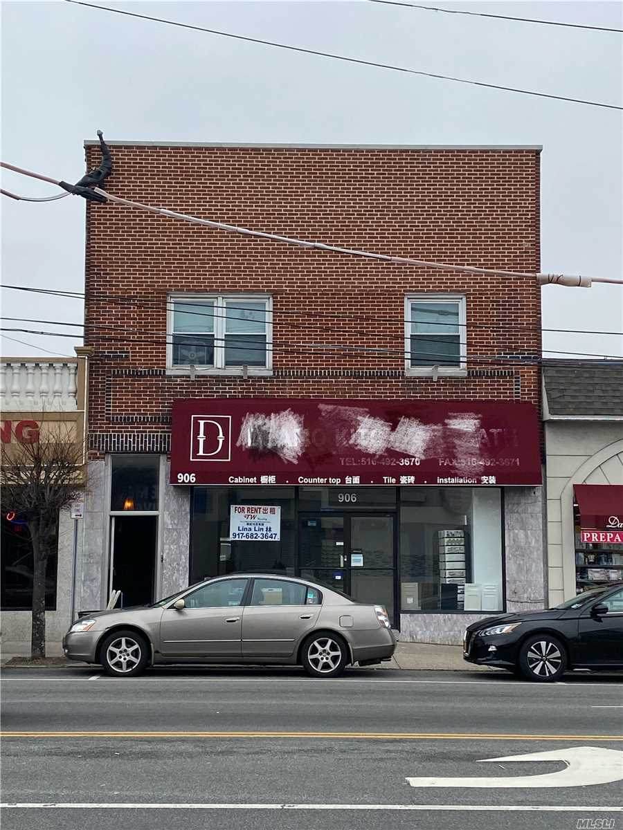 906 Hempstead Tpke - Photo 1