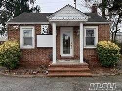 34 Suffolk Avenue - Photo 1
