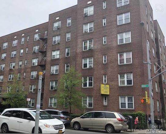4240 Bowne St - Photo 1