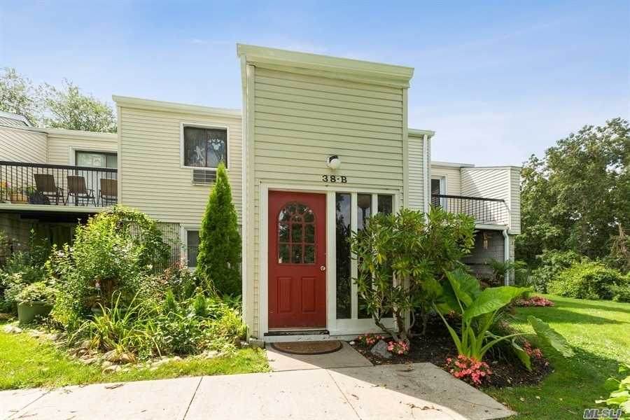 38 Richmond Boulevard - Photo 1