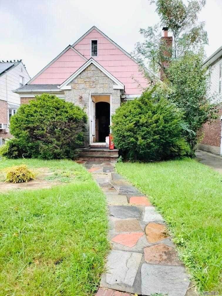 28-33 Utopia Parkway - Photo 1