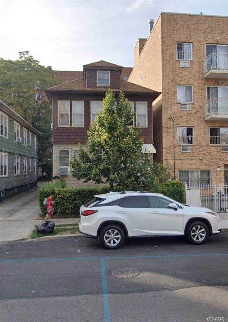 141-23 Cherry Avenue - Photo 1