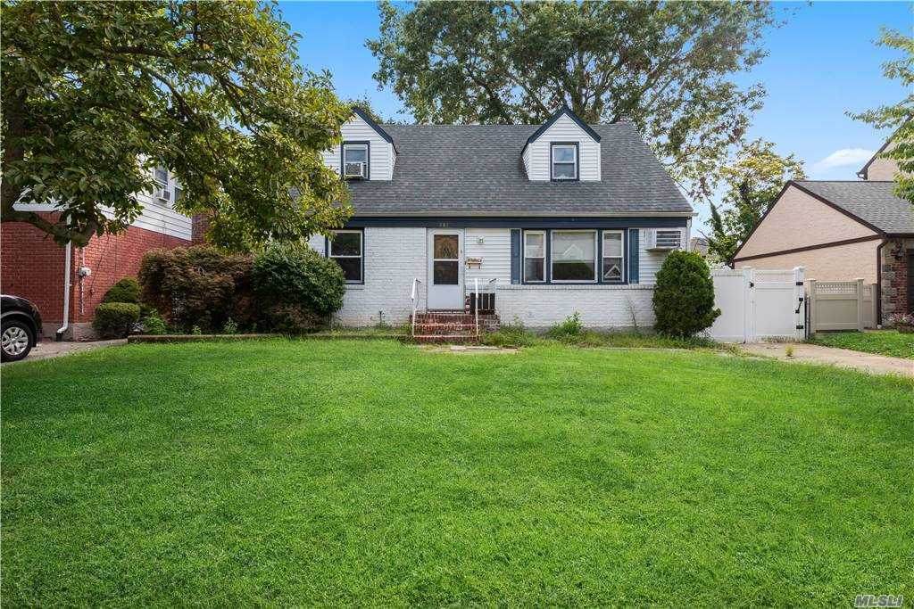 781 Arthur Street - Photo 1