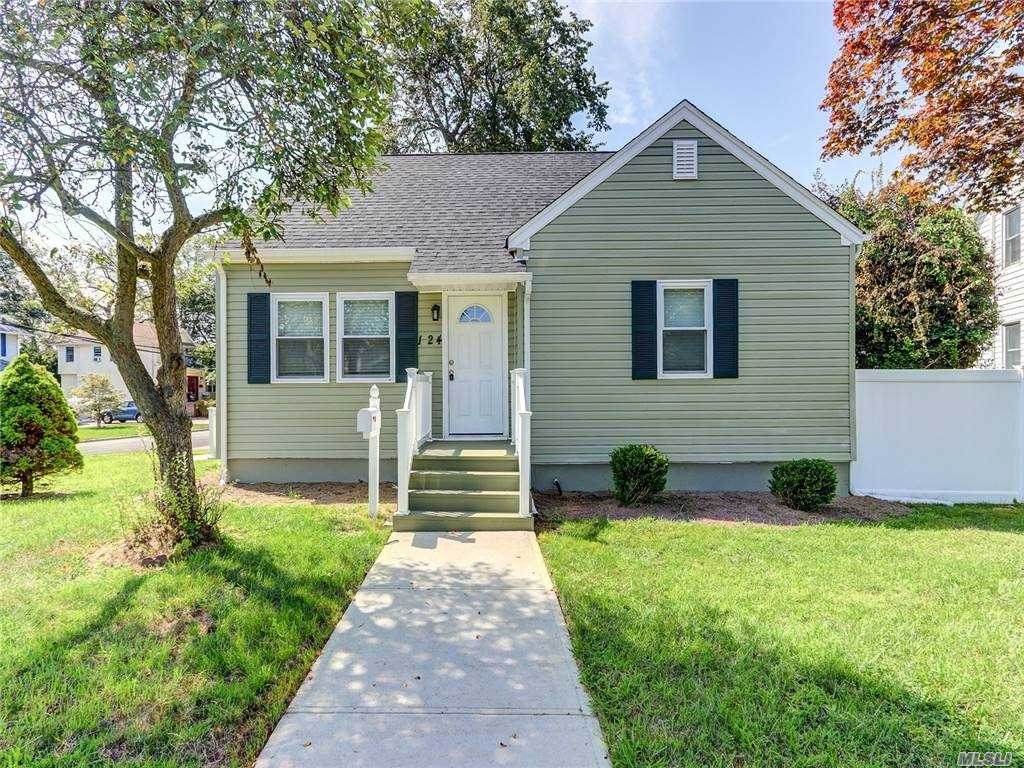 124 Little East Neck Road - Photo 1