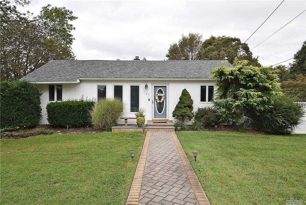107 Oceanside Street - Photo 1