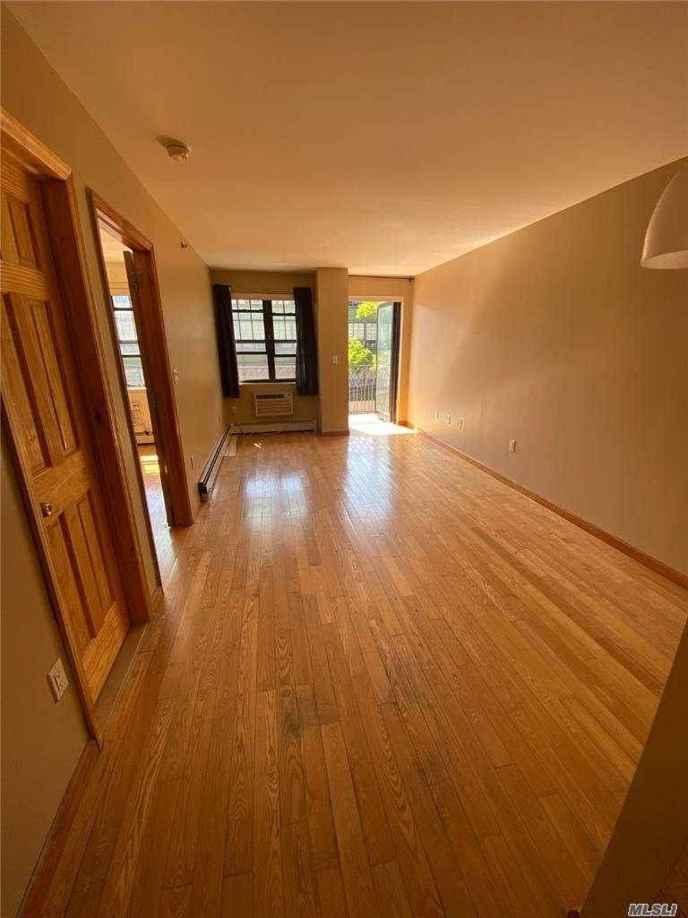 144-77 Barclay Avenue - Photo 1