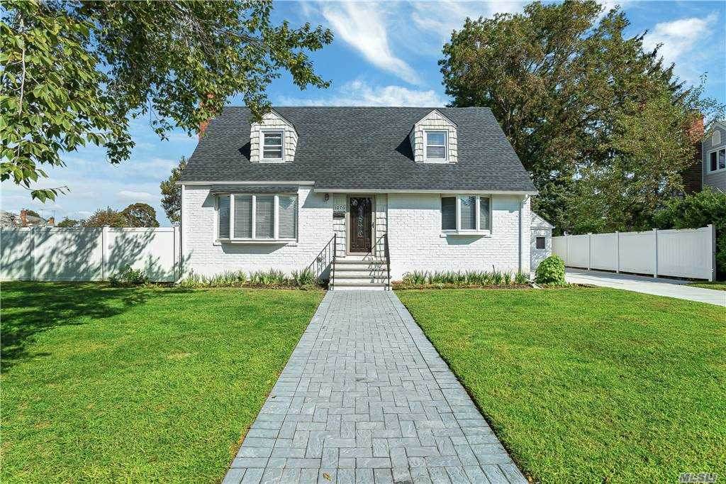 1076 Robin Road - Photo 1