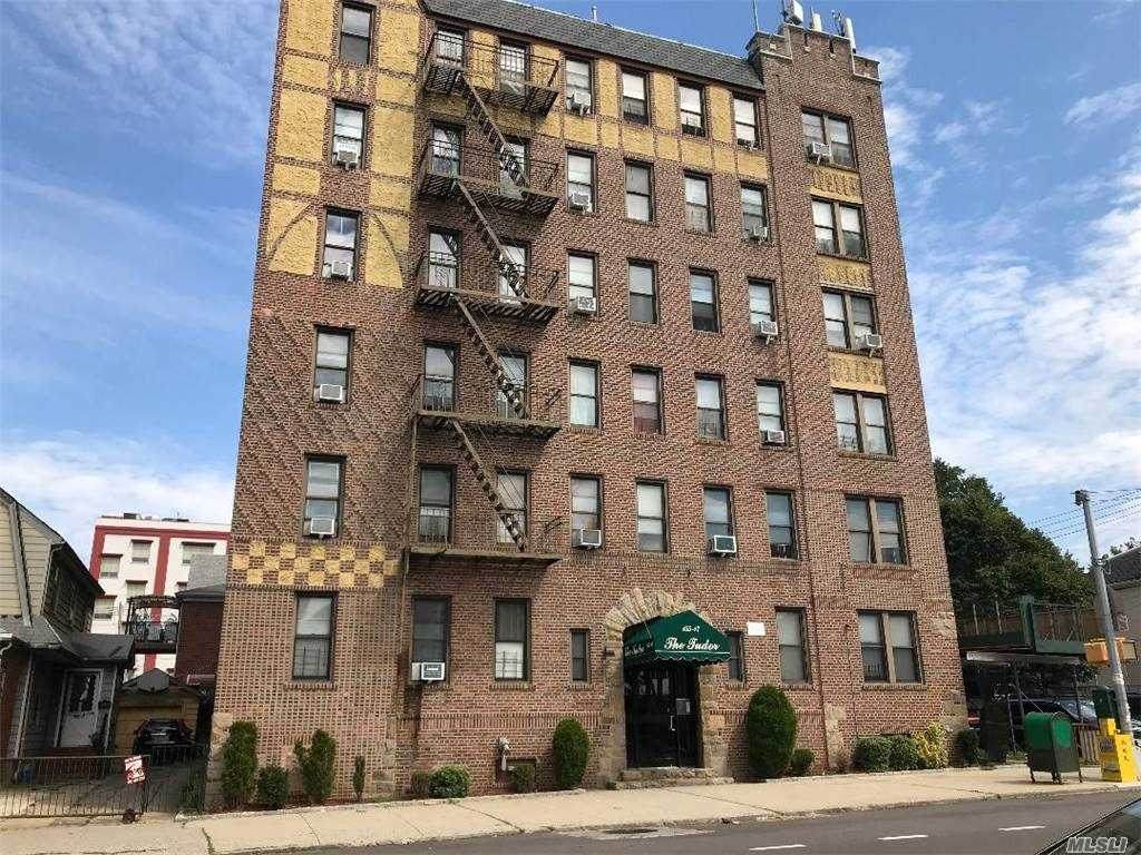155-17 Sanford Avenue - Photo 1