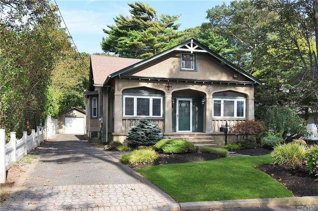 136 Hewlett Avenue - Photo 1