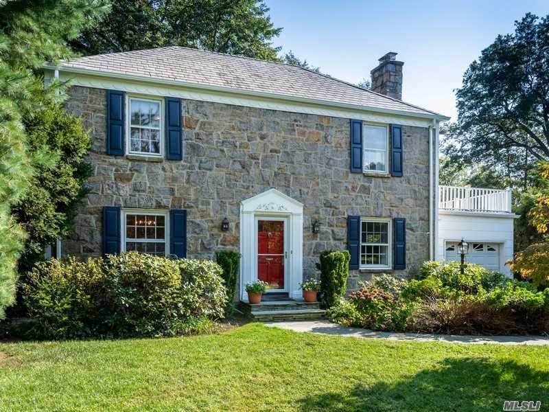 54 Woodedge Road - Photo 1