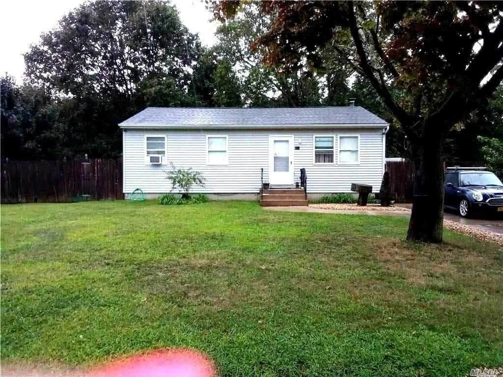 910 Provost Ave - Photo 1