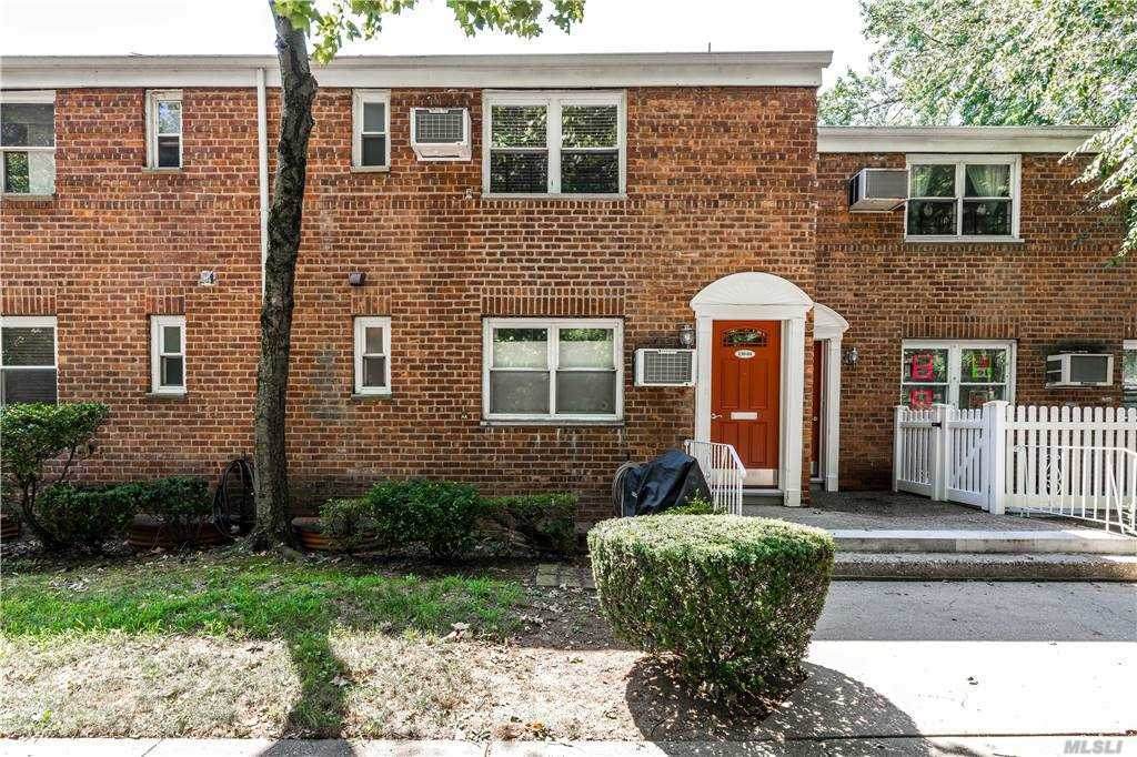 230-04 Kingsbury Avenue - Photo 1