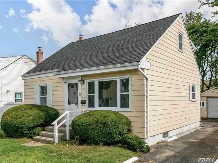 312 Maple Court - Photo 1