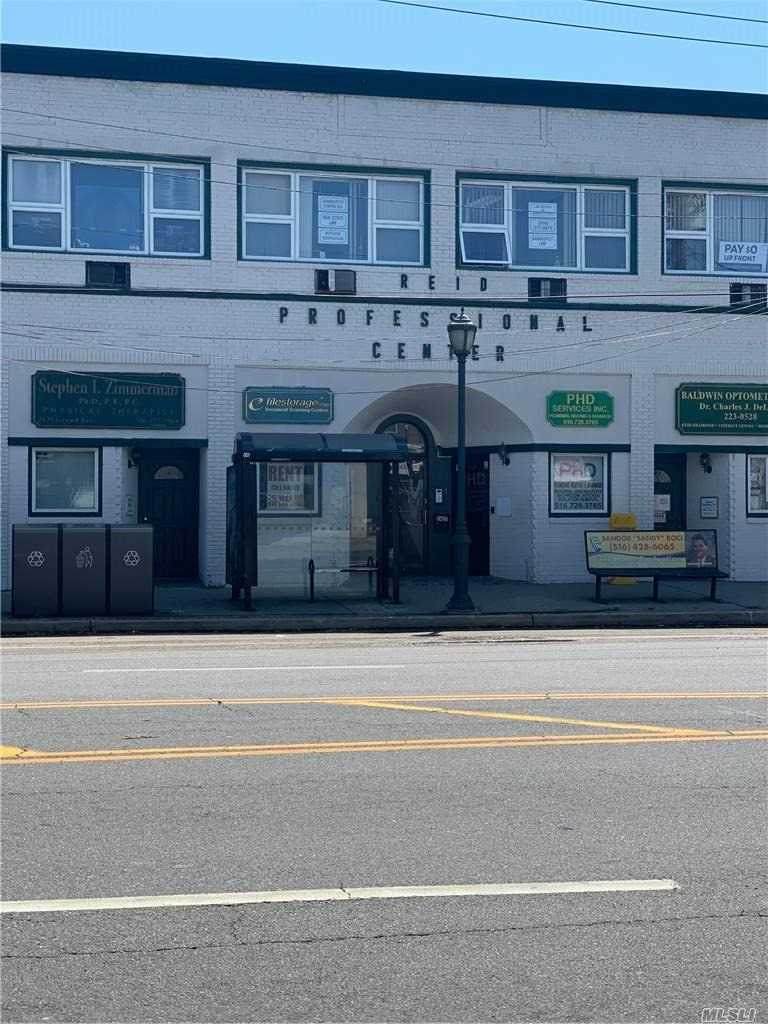 2425 Grand Ave - Photo 1
