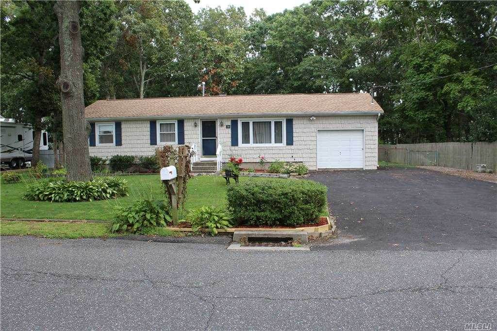 70 Maple Ave - Photo 1
