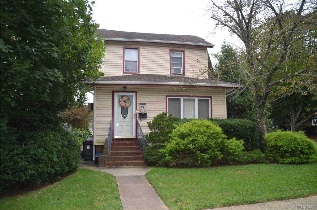 542 New York Avenue - Photo 1