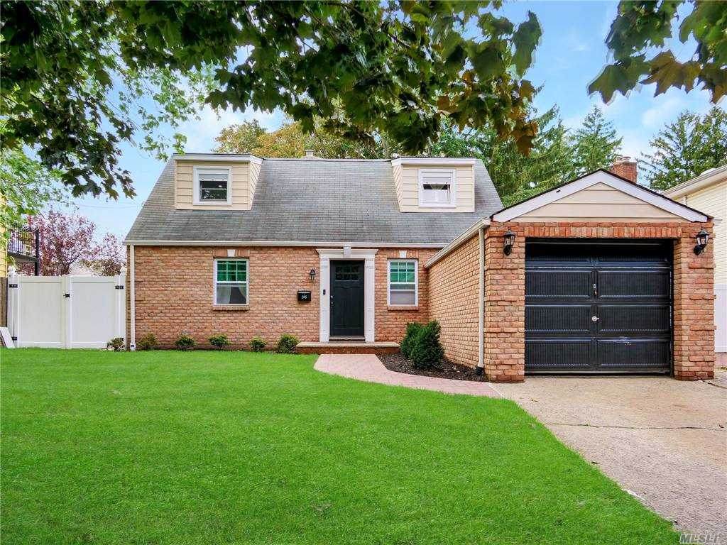 316 Nassau Boulevard - Photo 1