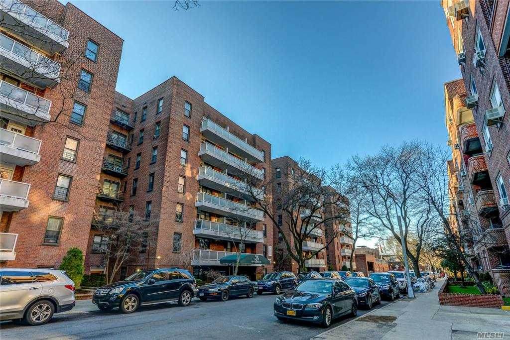 83-40 Austin Street - Photo 1