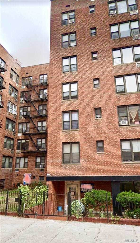 83-30 Vietor Avenue - Photo 1