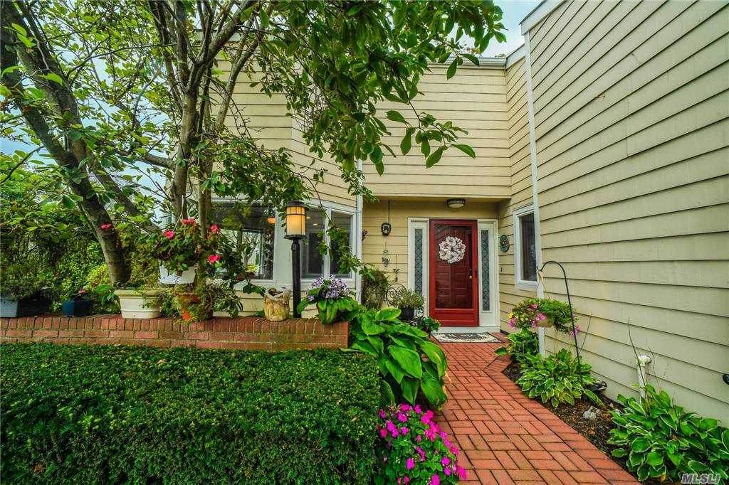 16 Lakeside Lane - Photo 1