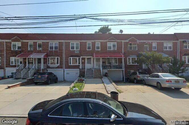 89-38 Vanderveer Street - Photo 1
