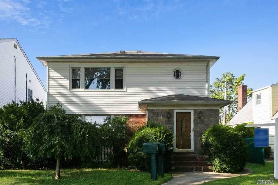 260 Floral Parkway - Photo 1