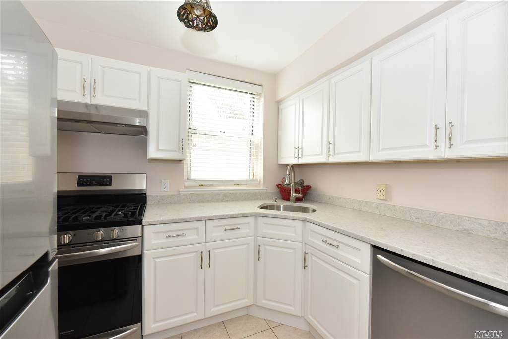35-30 Clearview Expressway - Photo 1