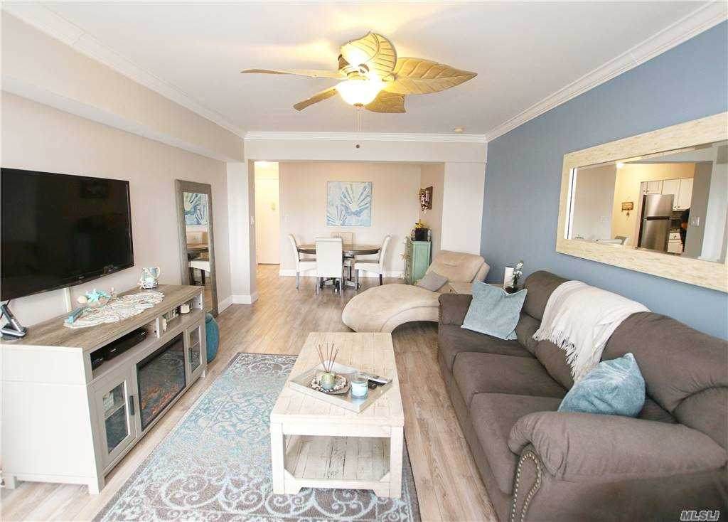 55 Monroe Boulevard - Photo 1
