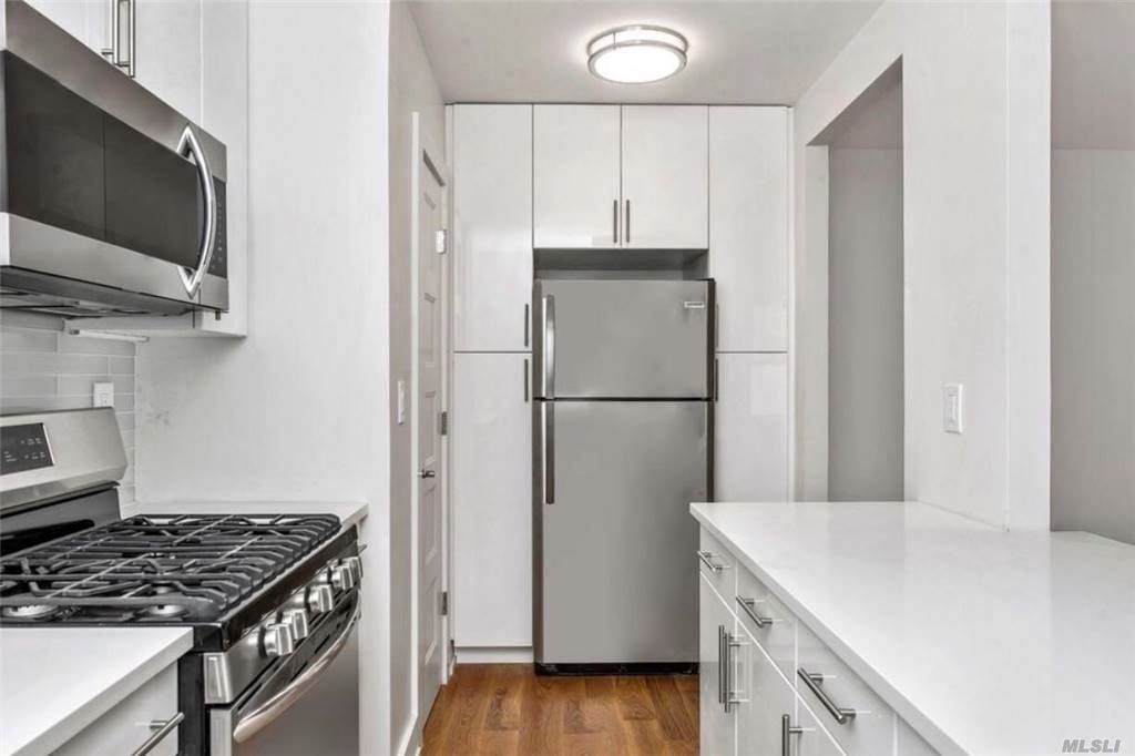 142-20 Franklin Avenue - Photo 1