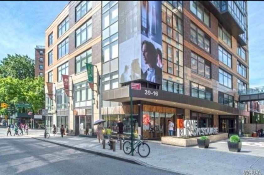 39-16 Prince Street - Photo 1
