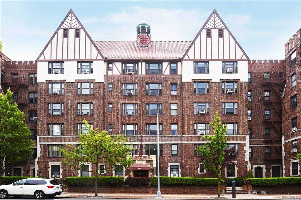 109-14 Ascan Avenue - Photo 1