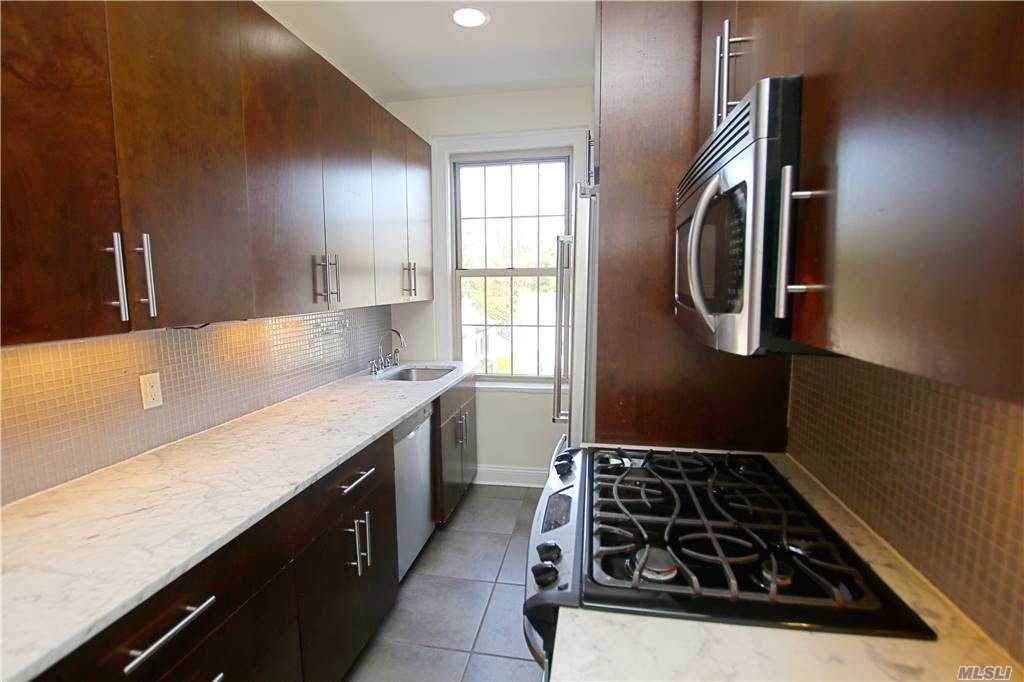 83-09 Talbot Street - Photo 1