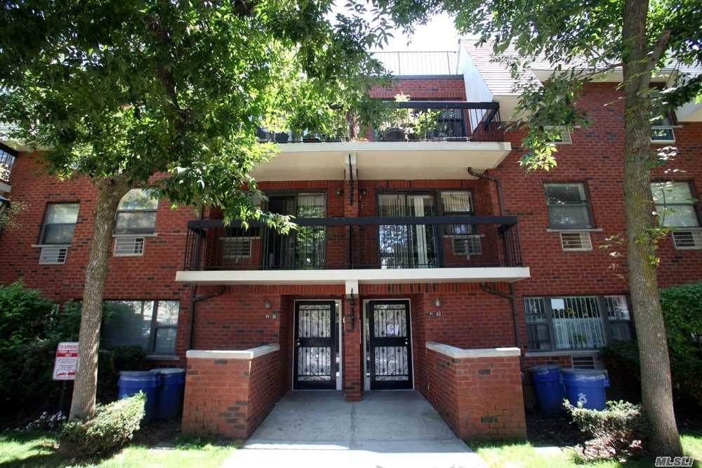 71-33 Park Avenue - Photo 1