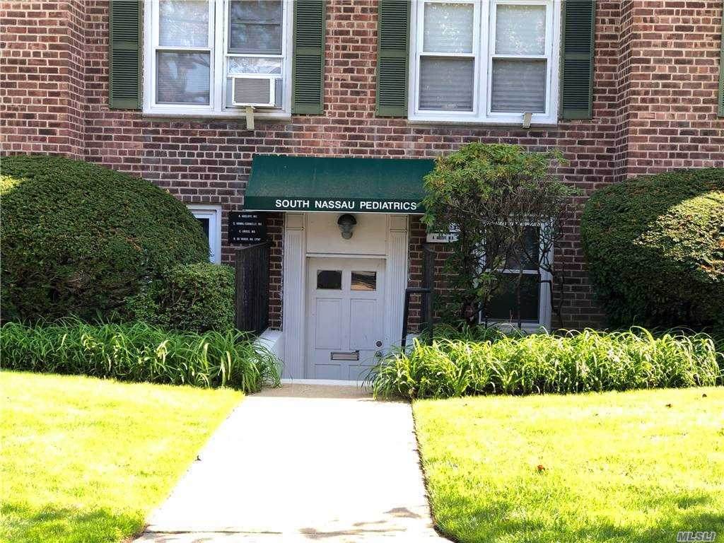 195 Village Avenue - Photo 1