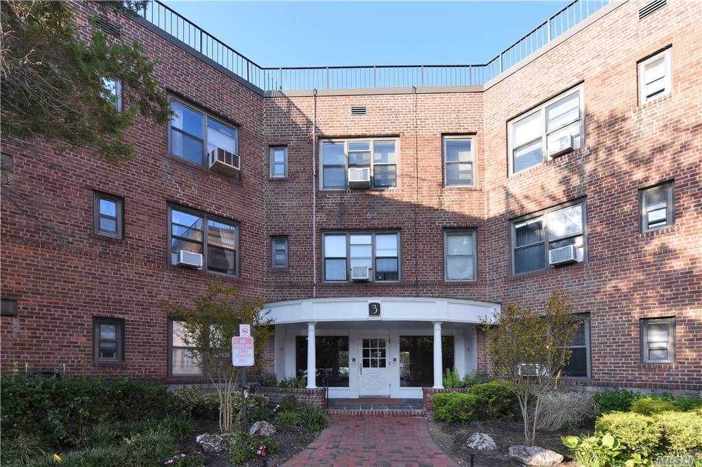 3 Townhouse Place - Photo 1