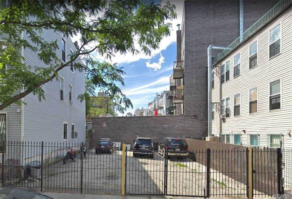 1385 Dekalb Avenue - Photo 1