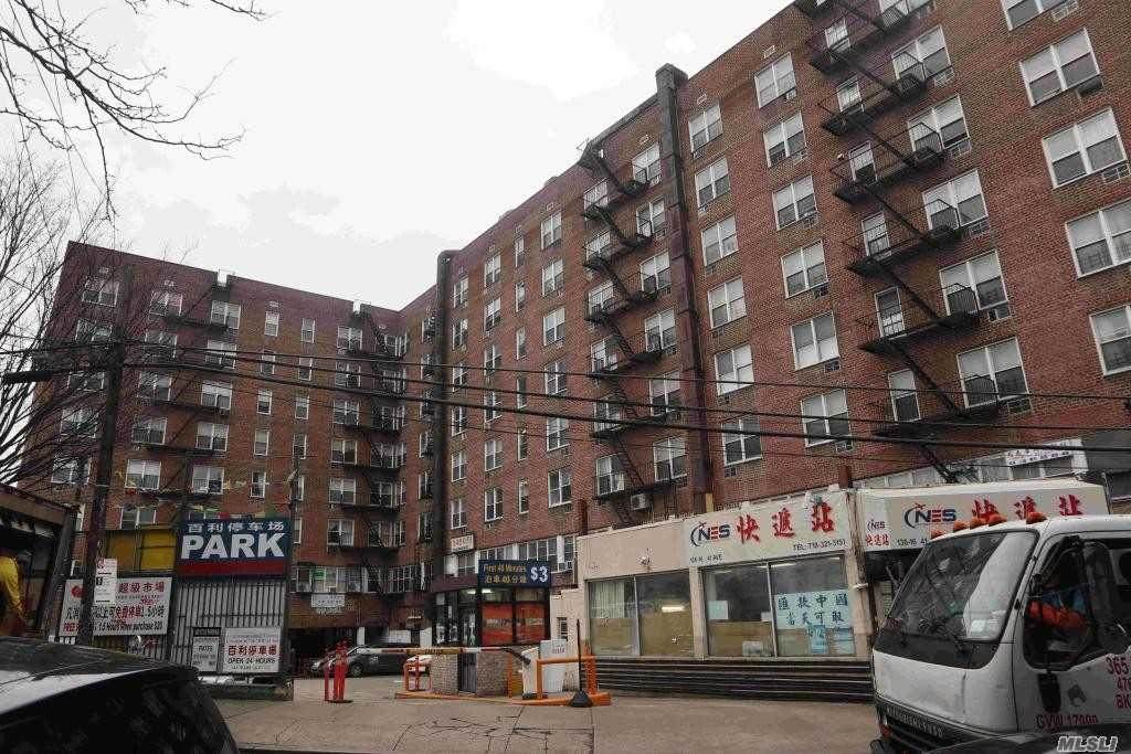 41-39 Kissena Boulevard - Photo 1